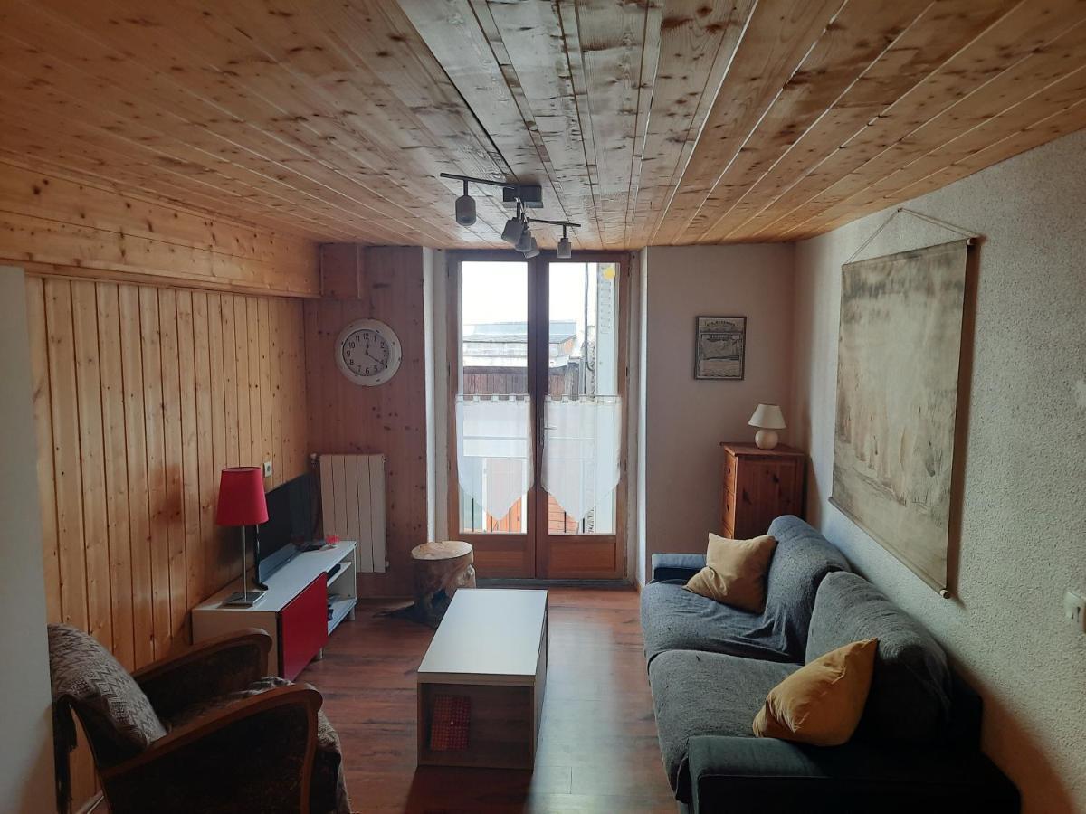 Le Cocon Apartment Bagneres-de-Luchon Luaran gambar