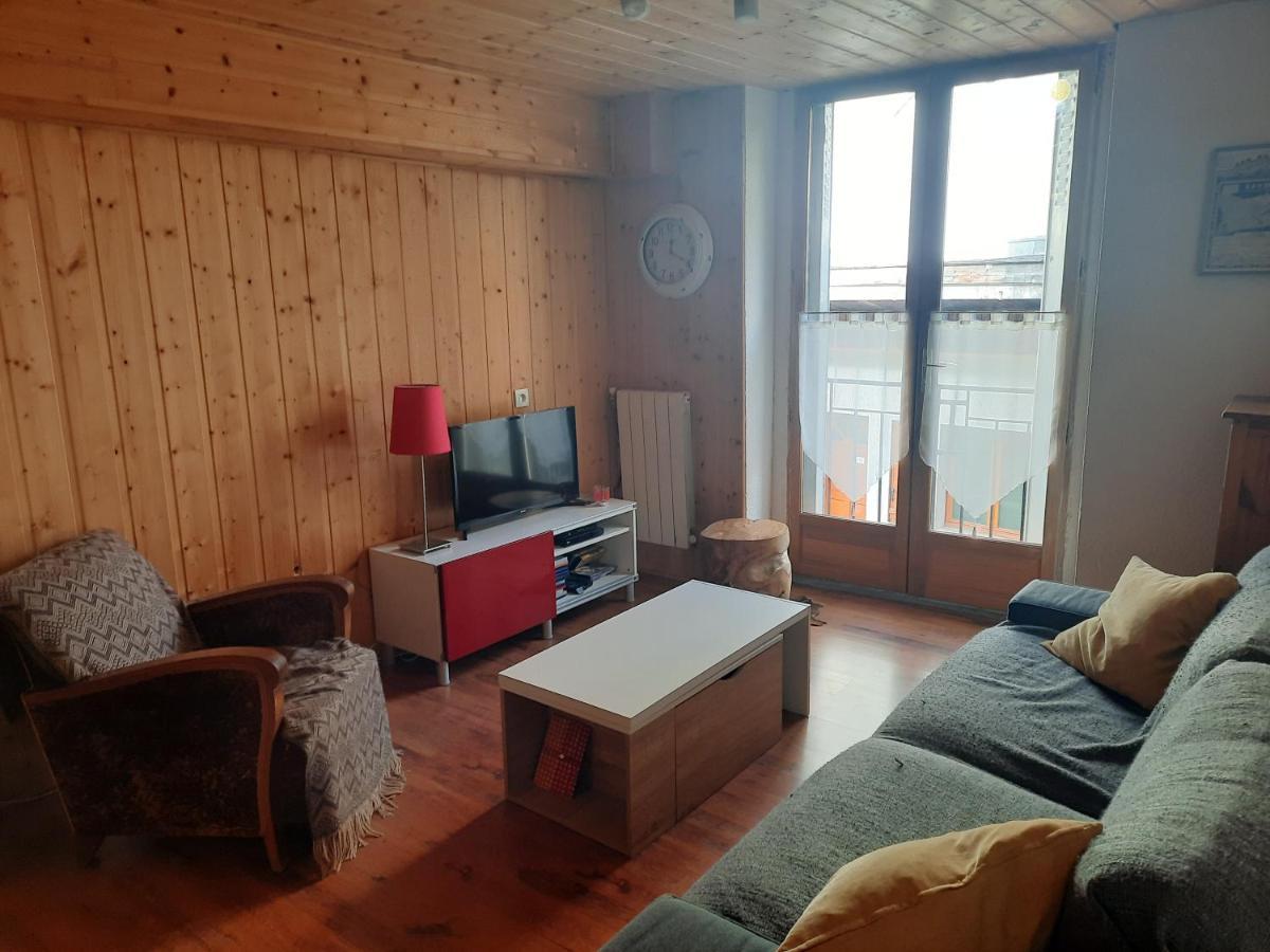 Le Cocon Apartment Bagneres-de-Luchon Luaran gambar